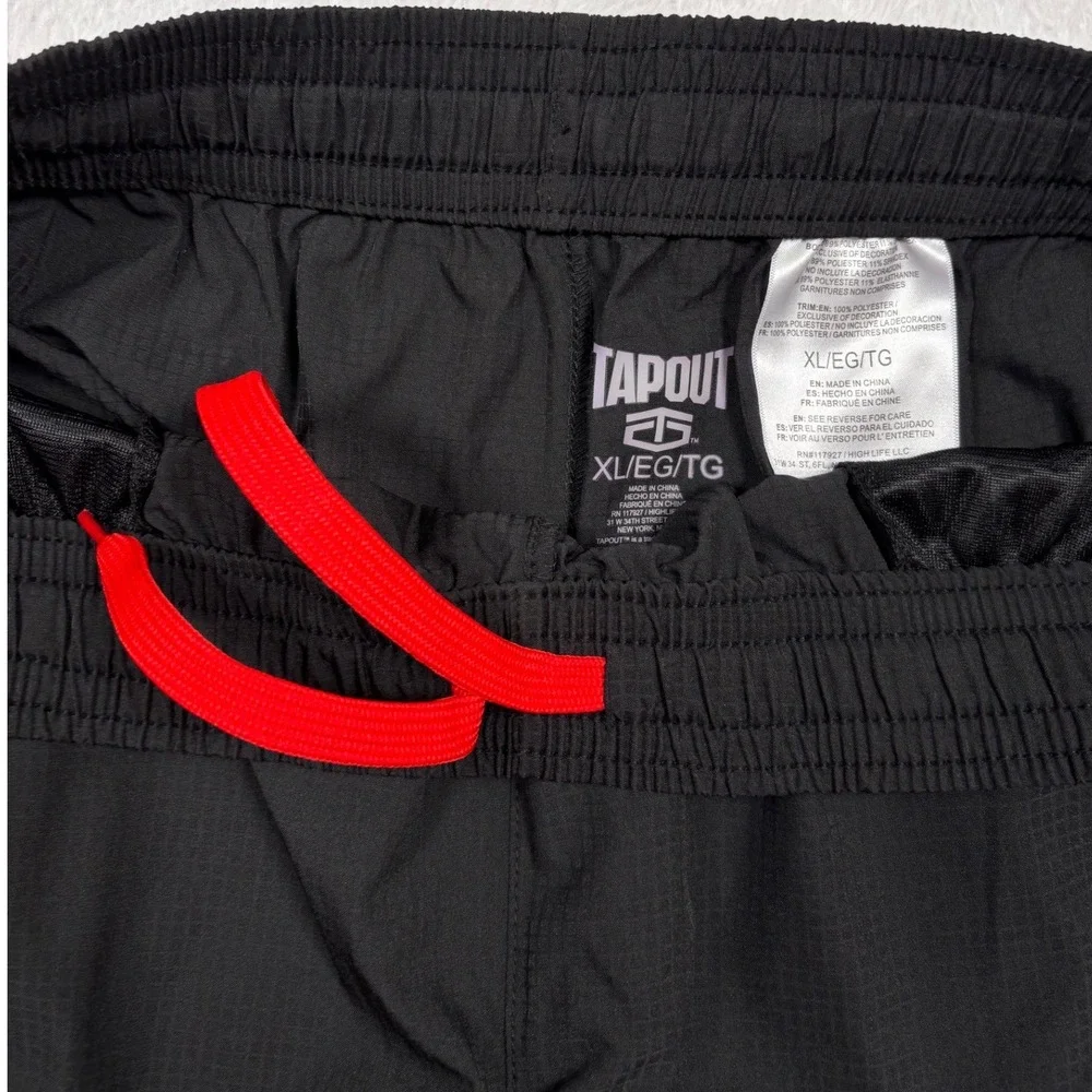 Tapout Athletic Shorts Mens XL Black Red MMA Training Gym Performance S143‎ B02